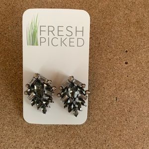 Grey and black cluster earrings